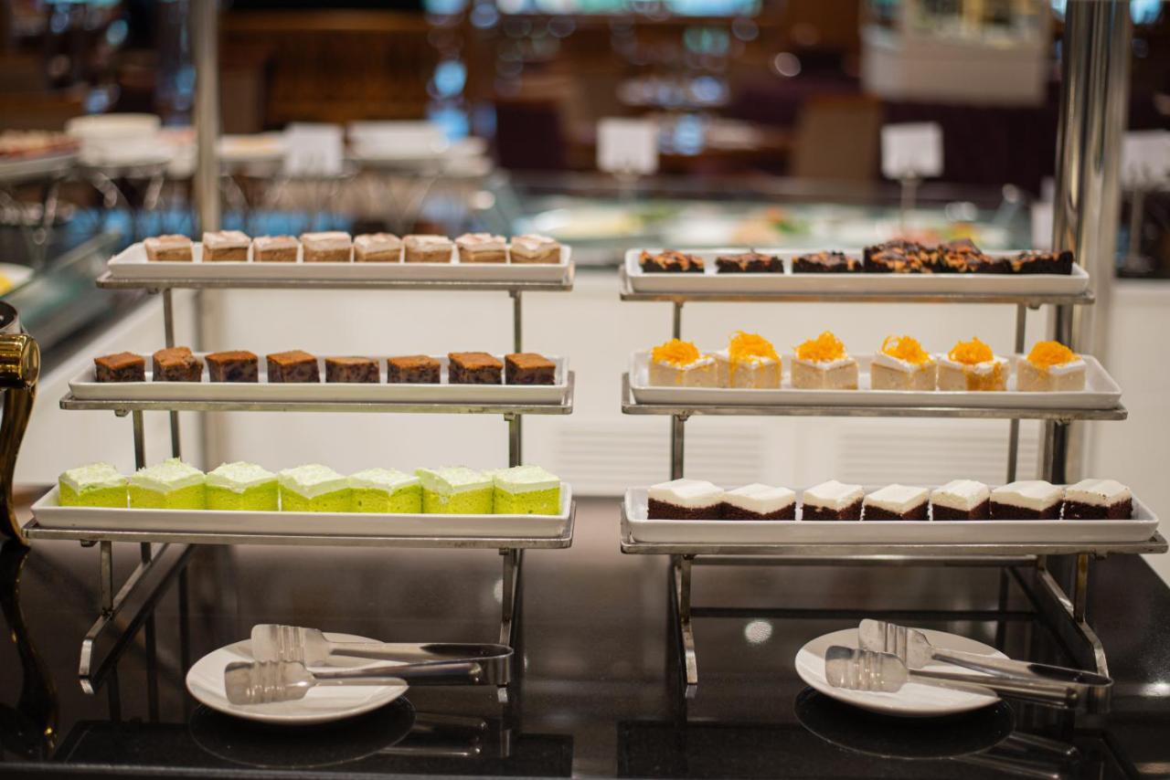 The Empress Premier Chiang Mai - Sha Extra Plus Dış mekan fotoğraf A dessert buffet